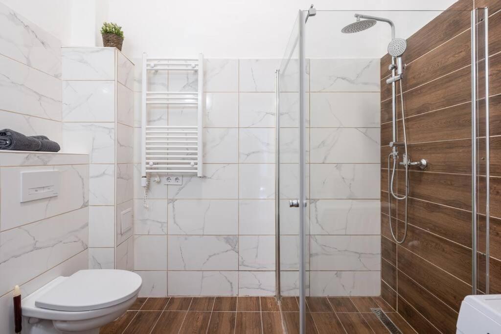 Stylish Apartment In The City Center Budapest Ngoại thất bức ảnh
