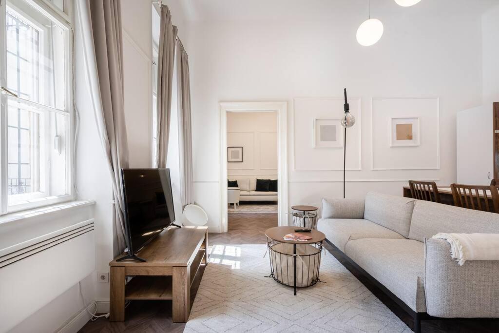 Stylish Apartment In The City Center Budapest Ngoại thất bức ảnh
