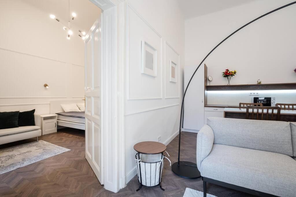 Stylish Apartment In The City Center Budapest Ngoại thất bức ảnh
